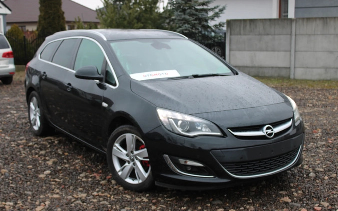Opel Astra cena 28800 przebieg: 175000, rok produkcji 2013 z Tarnogród małe 562